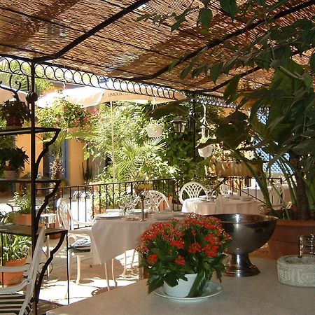 Logis Hotel Moderne Et Pigeon Limoux Exterior foto