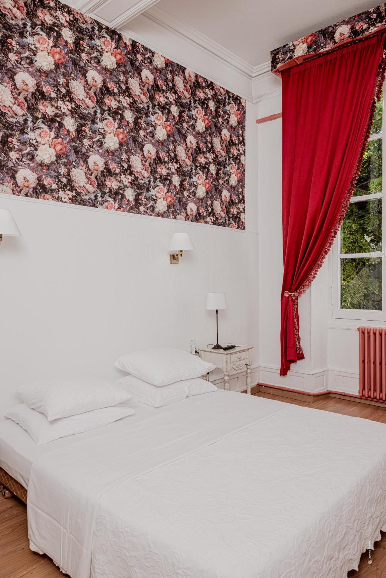 Logis Hotel Moderne Et Pigeon Limoux Exterior foto